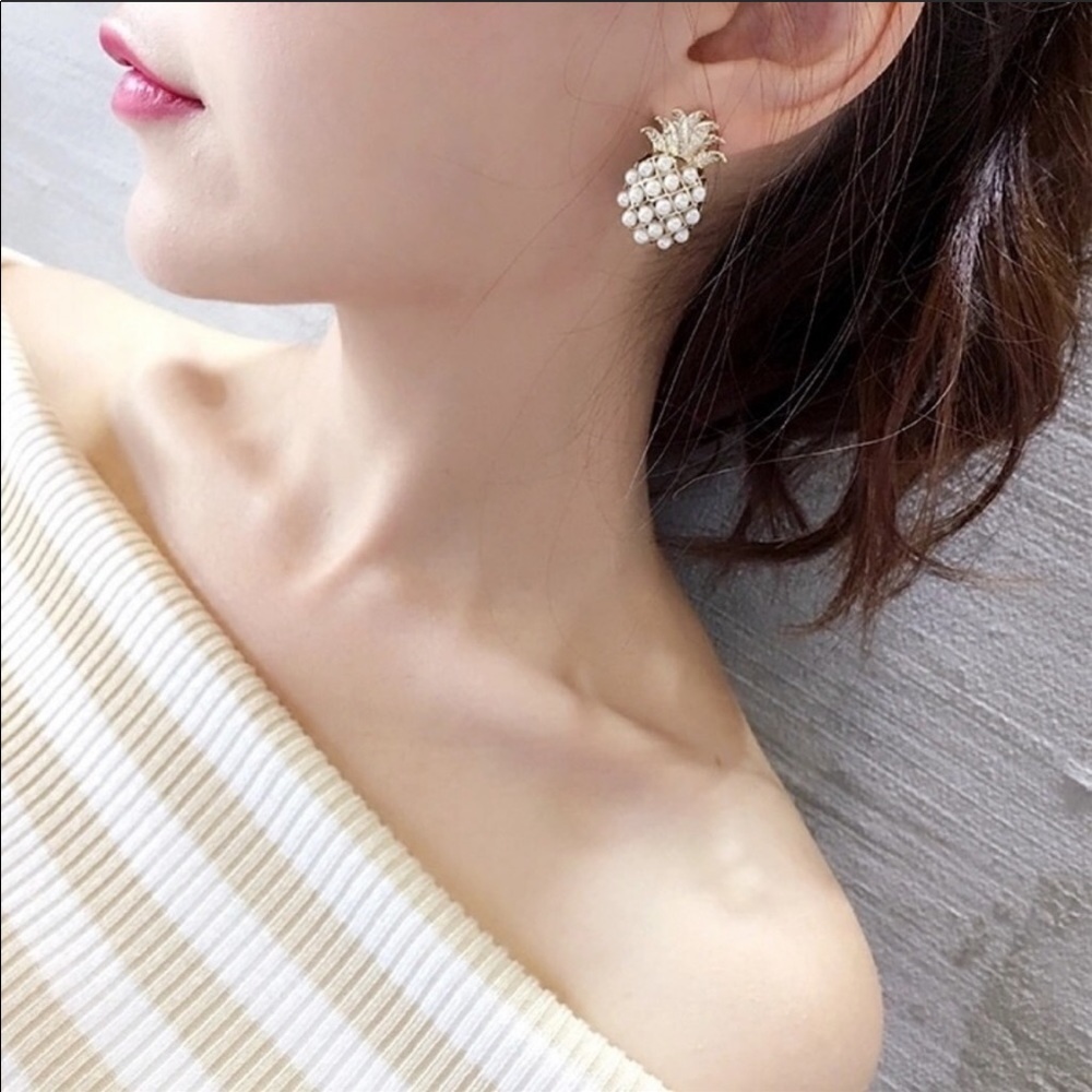 Faux Pearl Pineapple Stud Earrings - Picture 2 of 2
